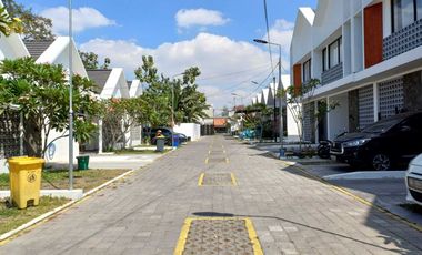 dijual rumah di sleman dalam cluster full furnished dalam perumahan