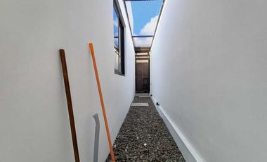 dijual rumah di sleman dalam cluster full furnished dalam perumahan