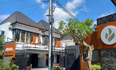 dijual rumah di sleman maguwo dengan sky balcony dalam perumahan mewah