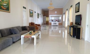 JUAL CEPAT Villa Puncak Masih Beroperasi Cocok Untuk Investasi