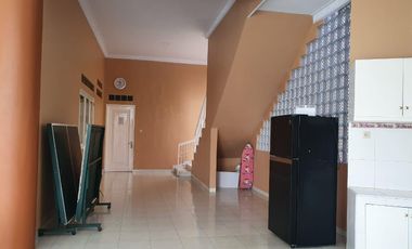 JUAL CEPAT Villa Puncak Masih Beroperasi Cocok Untuk Investasi