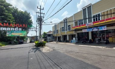 RUMAH SEMI FURNISHED DEPAN POS SECURITY DI ALAMANDA HILLS TEMBALANG