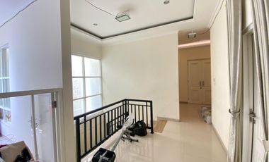 RUMAH SEMI FURNISHED DEPAN POS SECURITY DI ALAMANDA HILLS TEMBALANG