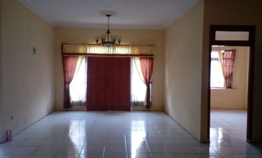 Disewakan Rumah Luas di Pondok Cabe