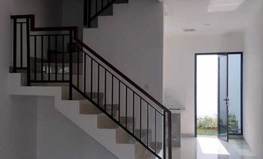 Rumah Cantik 2 Lantai Dekat RS Matraman  Jakarta Timur