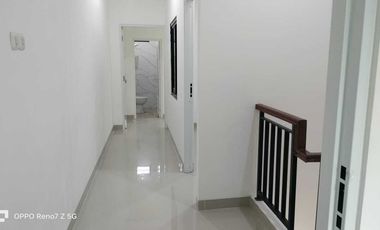Rumah Cantik 2 Lantai Dekat RS Matraman  Jakarta Timur