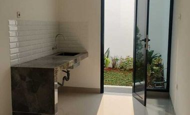 Rumah Cantik 2 Lantai Dekat RS Matraman  Jakarta Timur