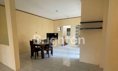 DIJUAL RUMAH 1 LANTAI LOKASI TENGAH KOTA