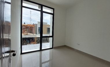 DISEWAKAN RUMAH HOEK CLUSTER DALLAS PIK 2 TEEMURAH UK 8X12,5