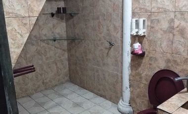 Dikontrakan Rumah 2 Lantai 3 Kamar Tidur di Resinda Karawang