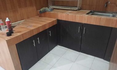 Dikontrakan Rumah 2 Lantai 3 Kamar Tidur di Resinda Karawang