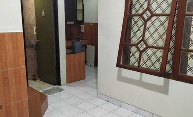 Dikontrakan Rumah 2 Lantai 3 Kamar Tidur di Resinda Karawang