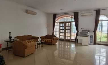 DISEWAKAN RUMAH BGM PIK 1 FURNISH 2,5 LANTAI