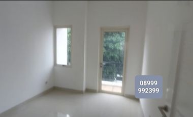 Rumah Sewa Unfurnished 3 Kamar di Residence One, Tersedia Canopy,
