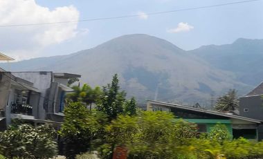 Rumah vila ada swimming pool di komplek Sabda Alam Garut