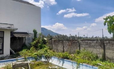 Rumah vila ada swimming pool di komplek Sabda Alam Garut