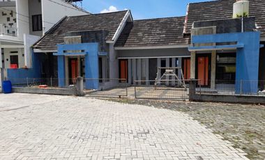 Rumah vila ada swimming pool di komplek Sabda Alam Garut