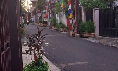 Rumah 2Lt rapi murah siap huni deket MRT haji nawi di Cipete Jaksel