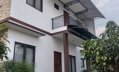Rumah baru ada taman 2 lantai  oktorina asri cipanas cianjur