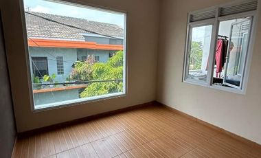 Jual Rumah 3 lantai Bagus Harga Murah di Riung Bandung bandung