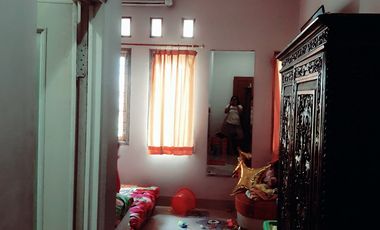 RUMAH DUA LANTAI CANDI PERSIL KALIWIRU