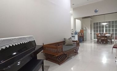 RUMAH DIJUAL MURAH LOKASI NYAMAN ASRI DI PERUM GRAHA ESTETIKA