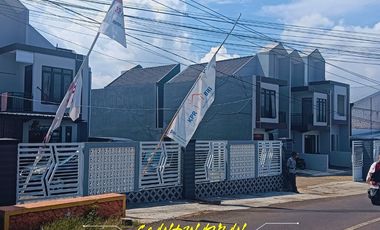 Dijual Rumah 1 dan 2 Lantai Poros Jalan Purwosari Pasuruan 300 jutaan