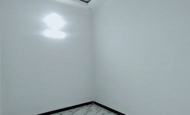 RUMAH BAGUS MURAH TENGAH KOTA 2 LANTAI