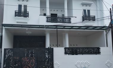 RUMAH BAGUS MURAH TENGAH KOTA 2 LANTAI