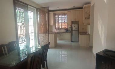 Di sewakan rumah di cluster taman baverly golf lippo karawaci