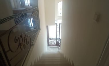 Di sewakan rumah di cluster taman baverly golf lippo karawaci