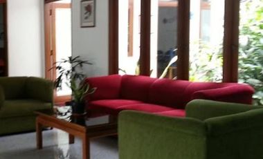 0412-Disewakan Rumah 2 Lantai Ex kantor DPD Demokrat di Raya Jemursari