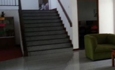 0412-Disewakan Rumah 2 Lantai Ex kantor DPD Demokrat di Raya Jemursari