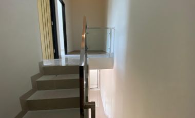 Promo Bulan Juni! Rumah Dua Lantai Bebas Biaya Sampai SHM, Dekat UNS