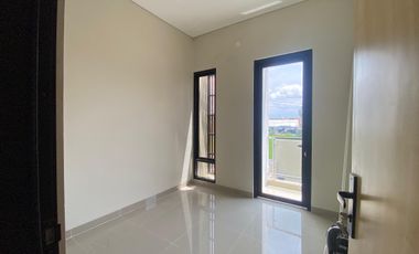 Promo Bulan Juni! Rumah Dua Lantai Bebas Biaya Sampai SHM, Dekat UNS