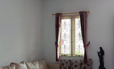 dijual rumah di taman surya jalan bulevard renovasi
