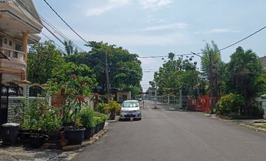 dijual rumah di taman surya jalan bulevard renovasi