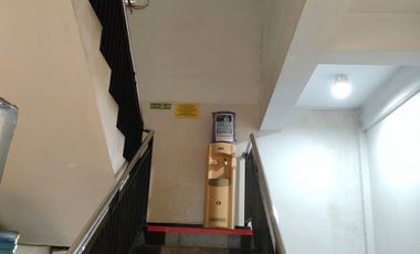 Ruko 4 lantai luas 432m2 aktif sebagai guest house 35KT lokasi Bubutan