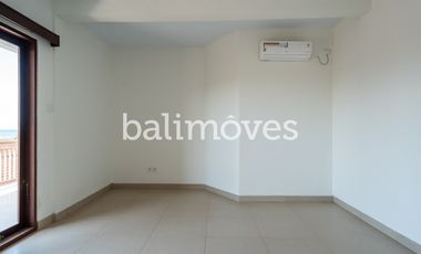 Dijual Tiga Kamar Tidur Villa Semi Furnished Di Kertalangu