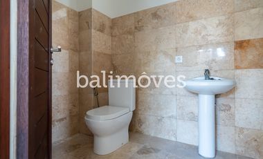 Dijual Tiga Kamar Tidur Villa Semi Furnished Di Kertalangu