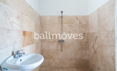 Dijual Tiga Kamar Tidur Villa Semi Furnished Di Kertalangu