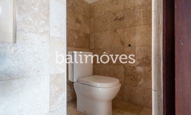 Dijual Tiga Kamar Tidur Villa Semi Furnished Di Kertalangu