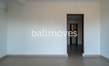 Dijual Tiga Kamar Tidur Villa Semi Furnished Di Kertalangu