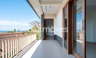 Dijual Tiga Kamar Tidur Villa Semi Furnished Di Kertalangu