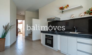 Dijual Tiga Kamar Tidur Villa Semi Furnished Di Kertalangu