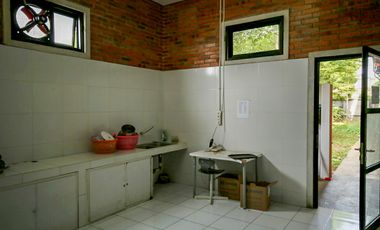 Dijual Kantor plus Gudang di Sawangan Depok