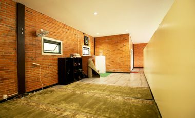 Dijual Kantor plus Gudang di Sawangan Depok