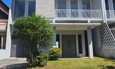 Dijual rumah mewah 2 lantai di Unimas Garden Regency, Sidoarjo