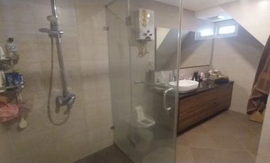 Rumah Dijual di Jatiwaringin Asri