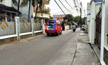 Dijual Cepat Rumah Mewah Rooftop Pinggir Jalan Utama Kampung Tengah Condet